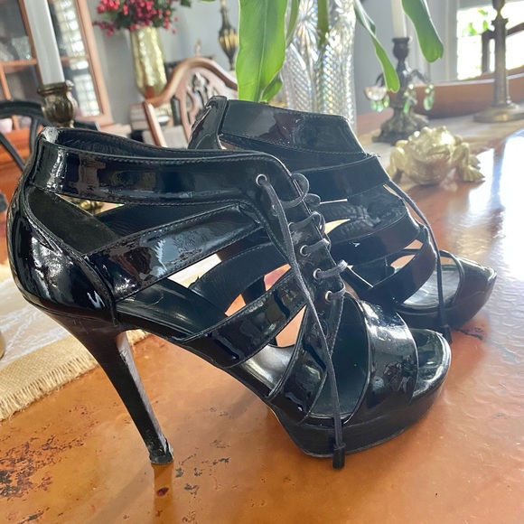 Stuart Weitzman heels size 8 - Picture 10 of 16